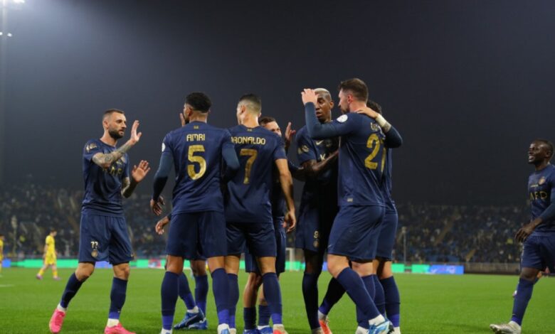 النصر يكتسح مضيفه التعاون 4-1 ويواصل مطاردة الهلال المتصدر