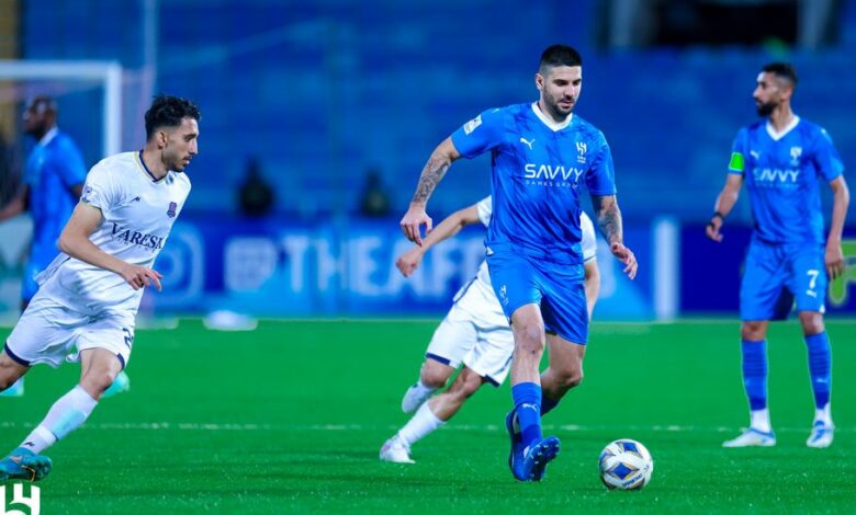 الهلال يجدد فوزه على نساجي الإيراني 2-1 ويتأهل متصدرا مجموعته