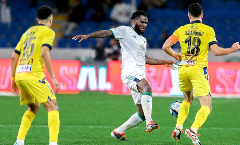 البريكان ينقذ الأهلي ويقوده لفوز صعب على التعاون 1-0