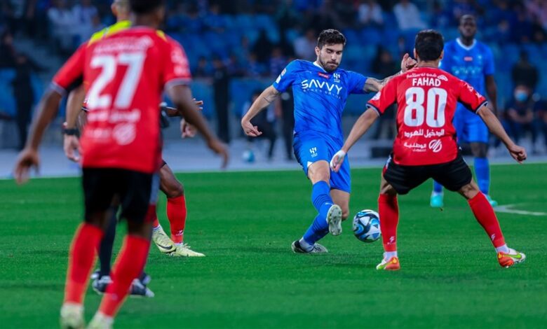 الهلال يحول تأخره أمام الرياض لفوز مستحق 3-1