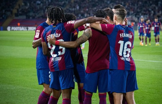 برشلونة يتفوق على سوسيداد 2-0 ويستعيد المركز الثاني